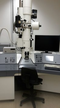 Bild "Electron Microscopy:Leo_912_upload.jpg"